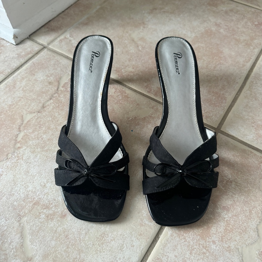 Cute black bow kitten heels vintage